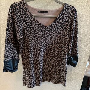 Maurices Animal Print Women’s Blouse Faux Cuffs Small Black Brown 3/4 sleeve